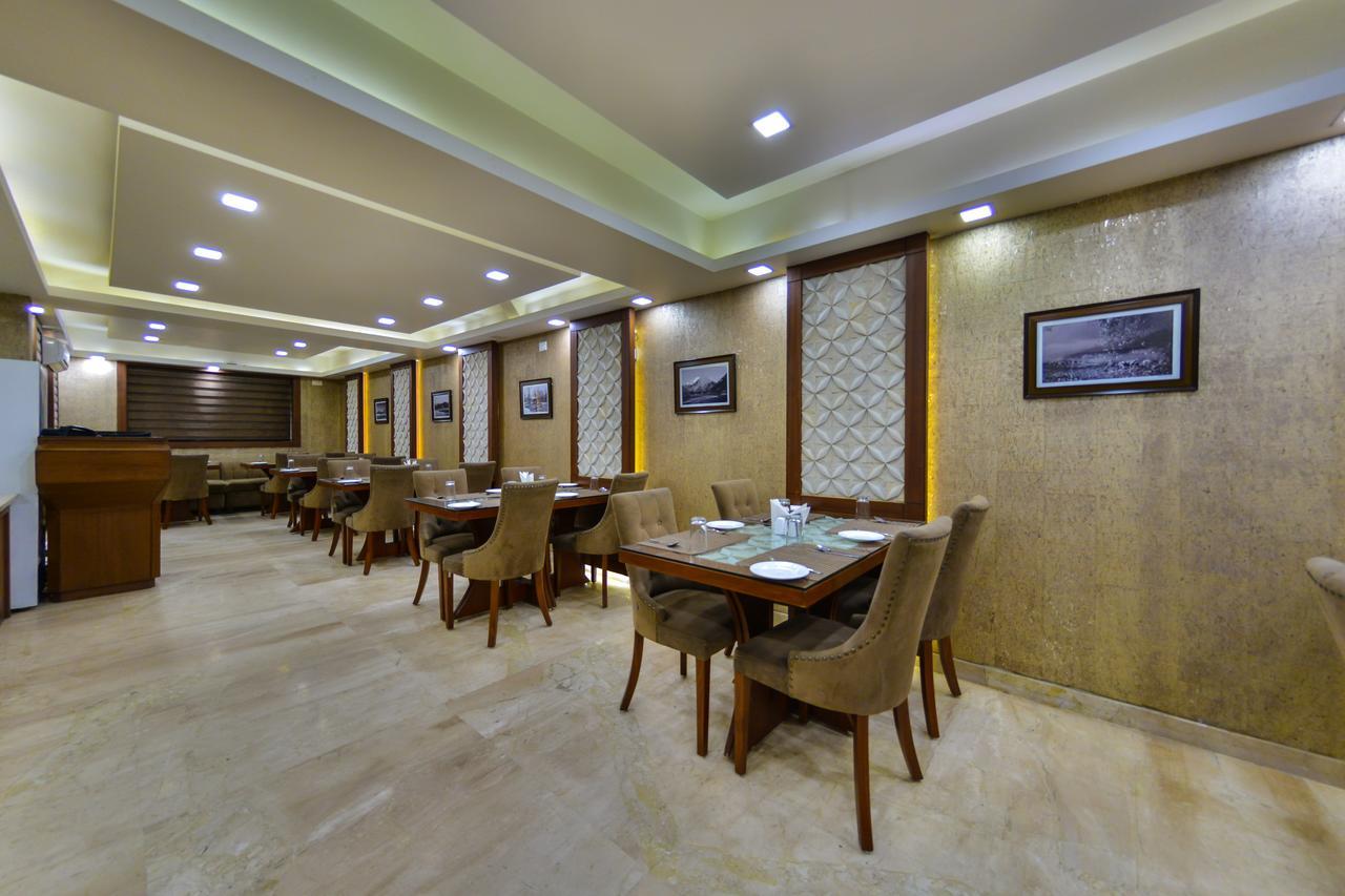 Clarks Inn Srinagar Ngoại thất bức ảnh