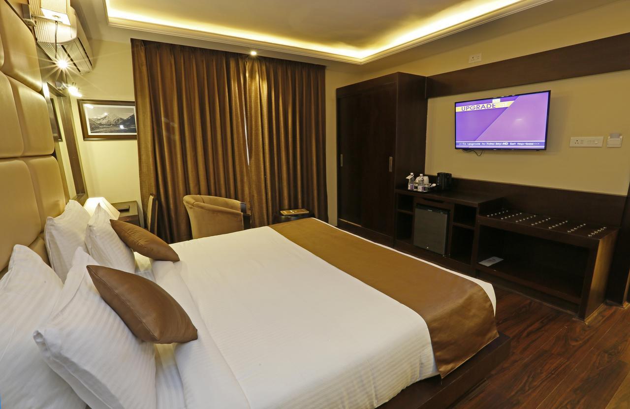 Clarks Inn Srinagar Ngoại thất bức ảnh