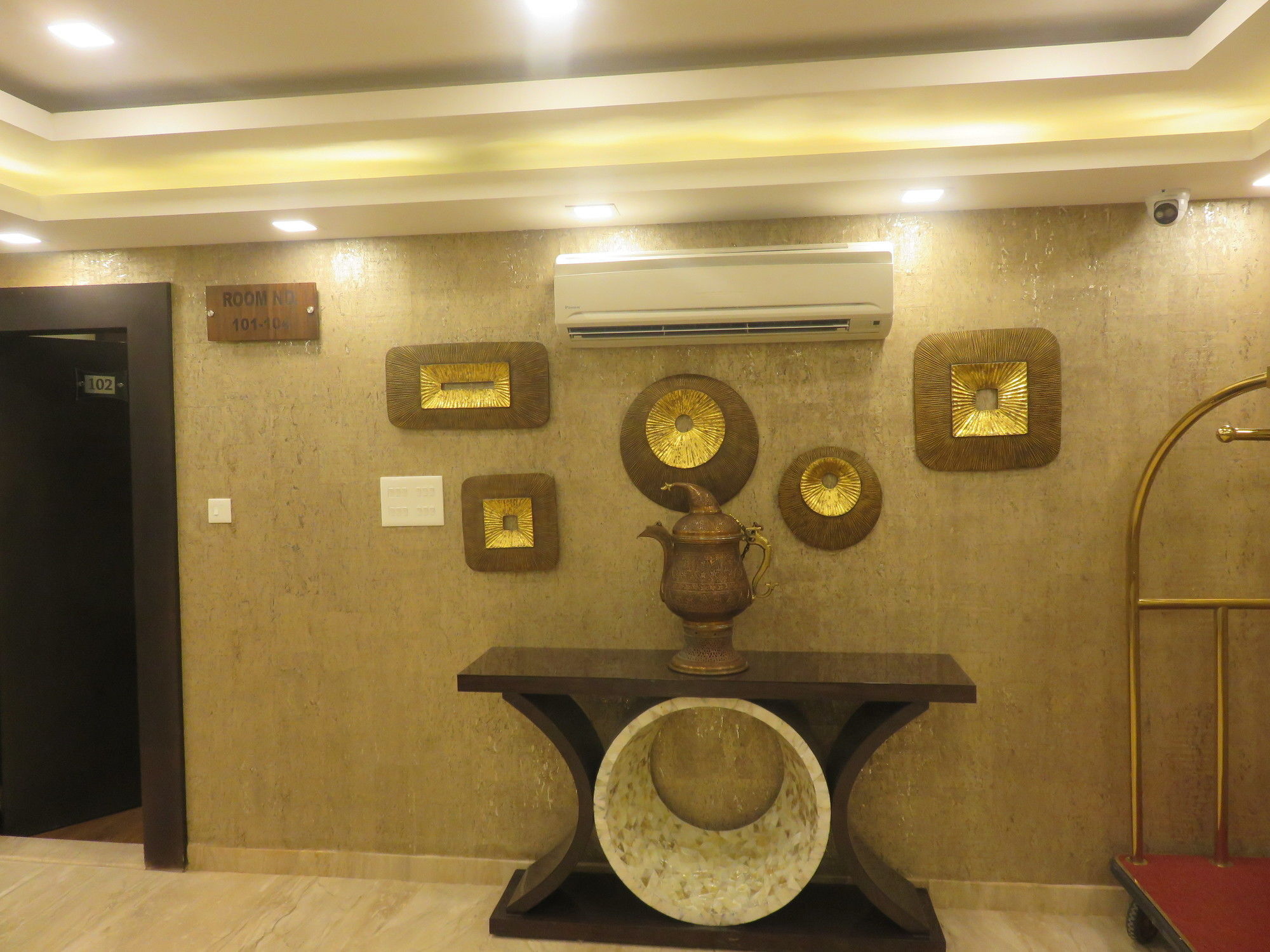Clarks Inn Srinagar Ngoại thất bức ảnh